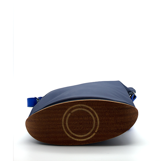 Tasche mittel M blau mit Holz Mahagoni Holzboden Holzgriffen Recycling Unikat Hydrogen 0111_4