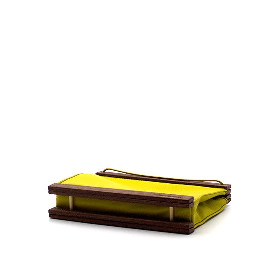 Clutch Ausgeh-Tasche gelb mit Holz Nussbaum Recycling Unikat Beryllium 0036_3